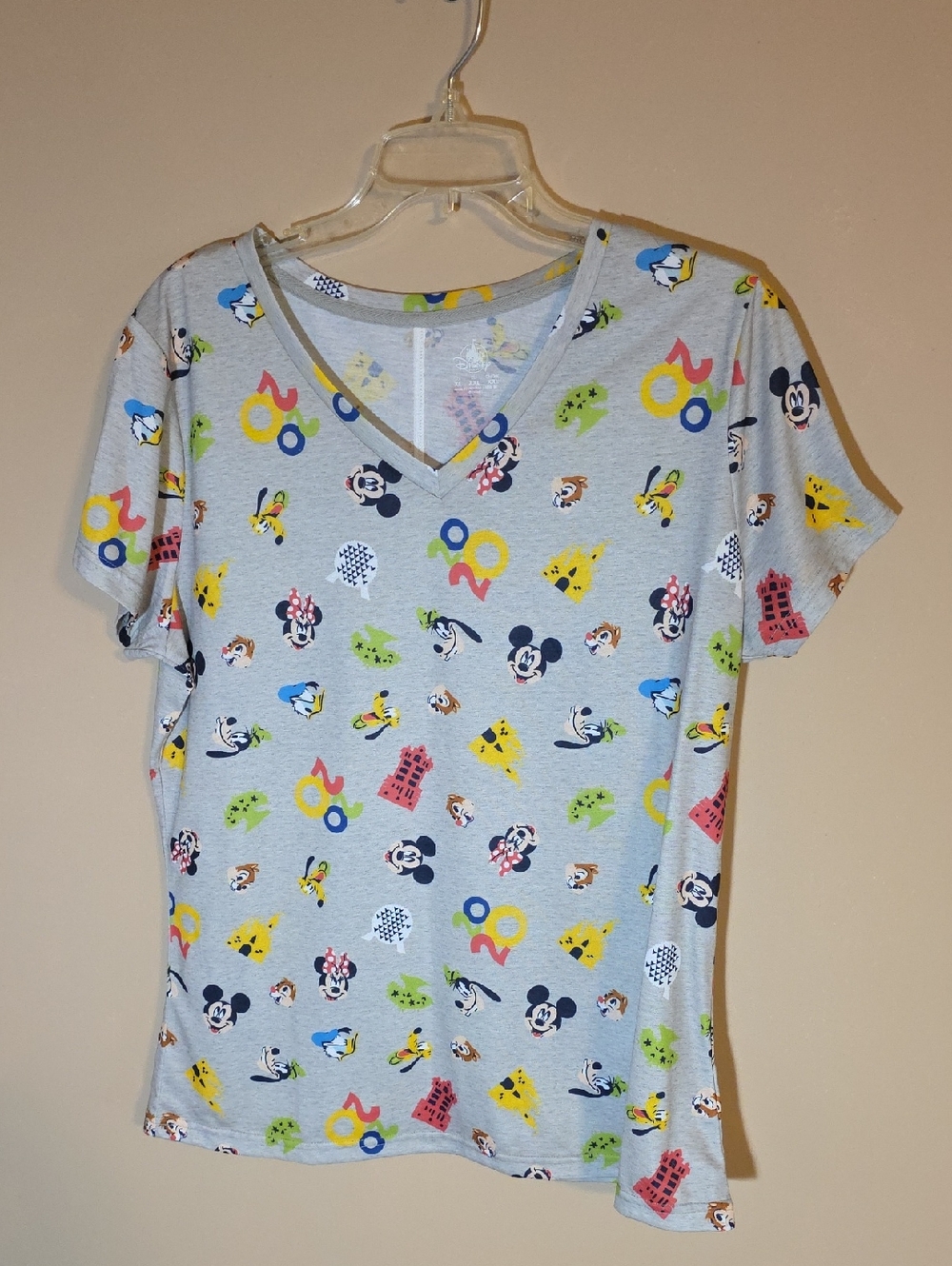 Womens VNeck Walt Disney World 2020 Tshirt Grey W/ Character Design Size XL